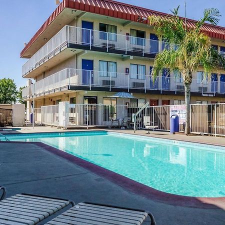 Motel 6-Fresno, Ca - Yosemite Hwy Экстерьер фото