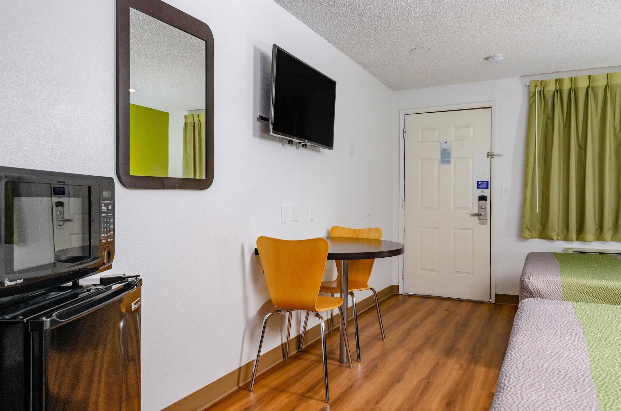 Motel 6-Fresno, Ca - Yosemite Hwy Экстерьер фото