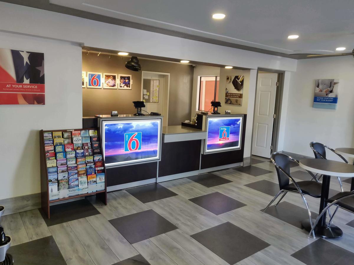 Motel 6-Fresno, Ca - Yosemite Hwy Экстерьер фото