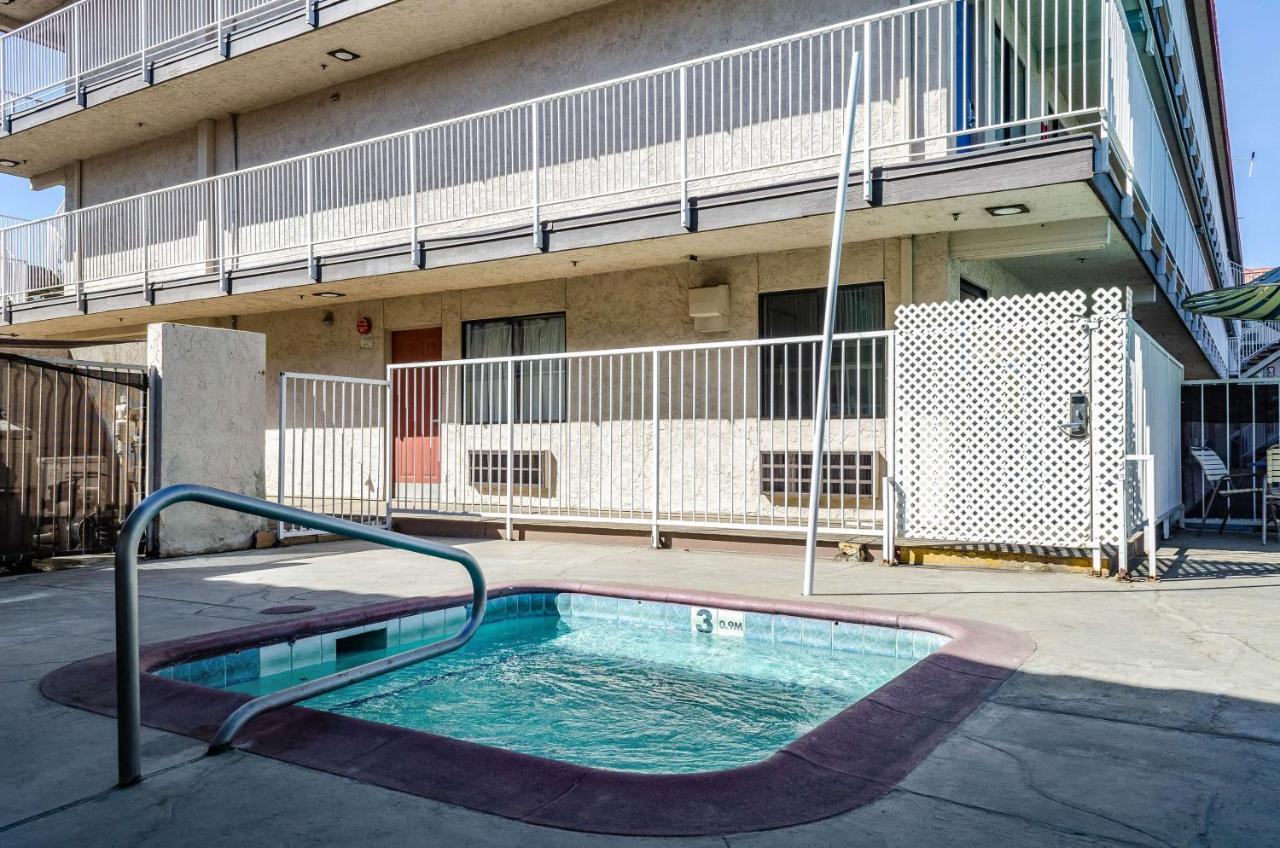 Motel 6-Fresno, Ca - Yosemite Hwy Экстерьер фото