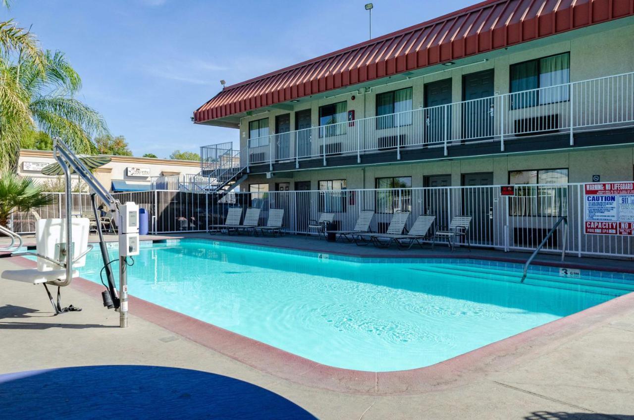 Motel 6-Fresno, Ca - Yosemite Hwy Экстерьер фото